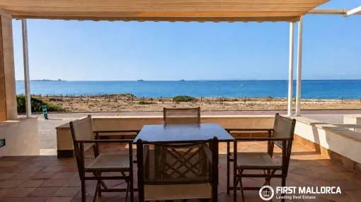Casa adosada en primera línea de mar en Sa Ràpita con espectaculares vistas panorámicas