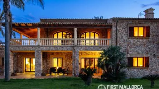 Finca Mediterránea en Ubicación Privilegiada de Santanyí – Oasis Verde con Casa de Invitados, Piscina y Olivar