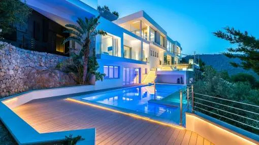 Moderna villa con vistas espectaculares in Costa d'en Blanes