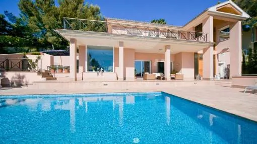 Impecable villa en Bendinat con vistas a la bahía de Palma Impecable villa en Bendinat con vistas a la bahía de Palma