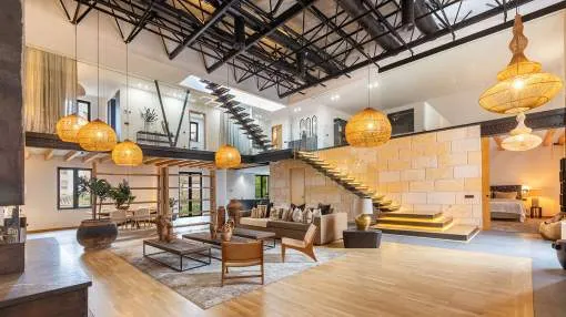 Excepcional piso tipo loft con carácter histórico