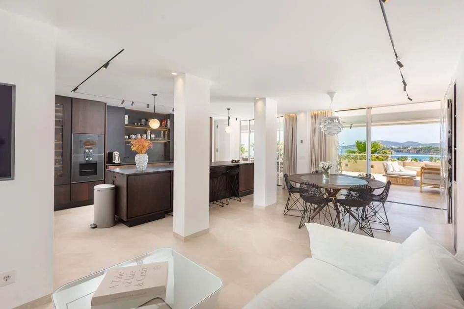 Fantástico piso con vistas al mar en una ubicación inmejorable Fantástico piso con vistas al mar en una ubicación inmejorable