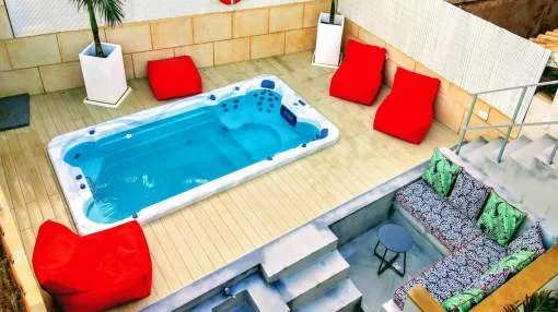 Elegante casa en segunda línea de mar con licencia de alquiler vacacional y SWIM SPA