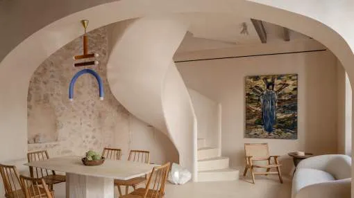 Preciosa casa de pueblo low-tox reformada con azotea en el centro de