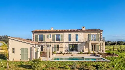 Moderna finca de nueva construcción con viñedo y vistas panorámicas en