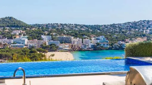 Moderna villa de lujo con magníficas vistas