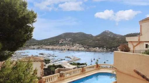 Apartamento mediterráneo con vistas al puerto y panorámicas