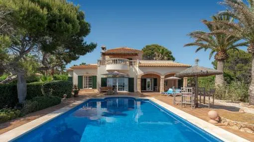 Un chalet de ensueño en 1ª línea de mar con fantásticas vistas en Vallgornera
