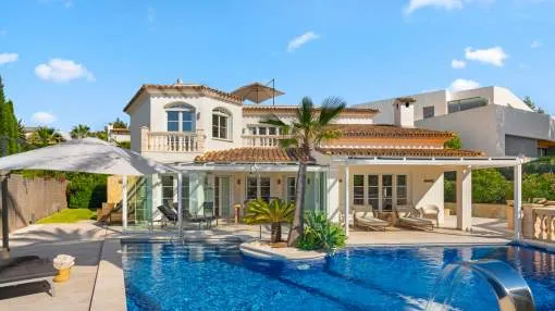 Villa modernizada en una ubicación privilegiada de Nova
