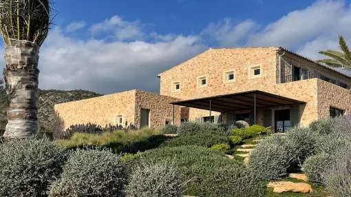 Exclusiva finca de nueva construcción con vistas al mar hasta Cabrera, cerca de