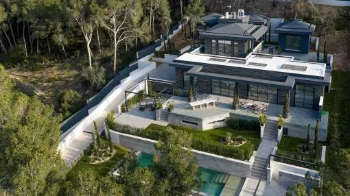 Lujosa villa de nueva construcción con acabados de primera clase